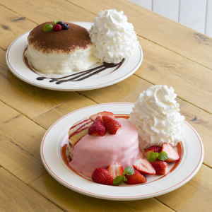 Eggs ‘n Thingsの7th Anniversaryパンケーキが美味しそう！