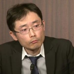 芥川賞受賞・田中慎弥「とっとと会見を終わりましょうよ」　喜びの声なく終始不機嫌