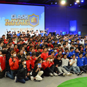 人気スマホゲーム『クラロワ』公式オフ会が全国8都市で開催！　大阪会場でひたすらTEAM BLACKを応援してきた