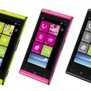 KDDI、「Windows® Phone IS12T」のソフトウェアアップデートを開始、SMS (Cメール) の送信に対応