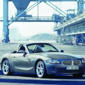 「車両100万円以下」が常識となった旧型BMW Z4だが、そのビミョーな走行距離をどう考える？