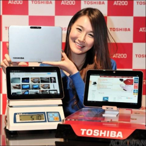 東芝、韓国で10.1インチ薄型タブレット「AT200」を発表、厚さ7.7mm・質量510g、Android 4.0へのバージョンアップは3月中旬に実施予定