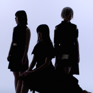 Maison book girl、メジャー1stアルバムから「sin morning」MV公開&事務所主催ライヴの映像も