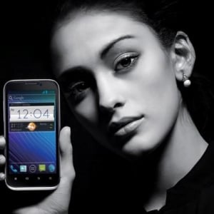 MWC 2012：ZTE、クアッドコアTegra 3を搭載Androidスマートフォン「ZTE Era」を発表