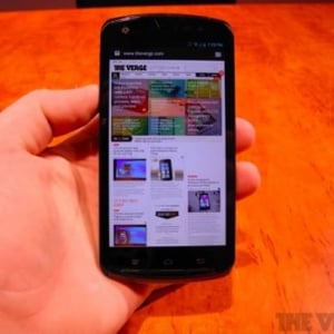 MWC 2012：富士通のクアッドコアTegra 3を搭載したAndroidスマートフォンのデモ映像