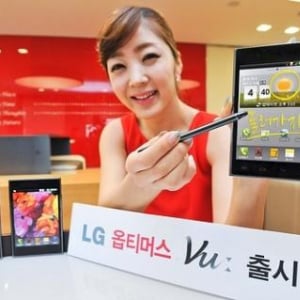 LG、5インチ画面のLTE対応Androidスマートフォン「Optimus Vu」を韓国で発売開始