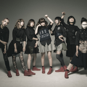 BiS、7人体制初のMV「SOCiALiSM」公開