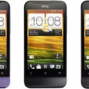 HTC One Vにはブラックとグレーのほかパープルもあり