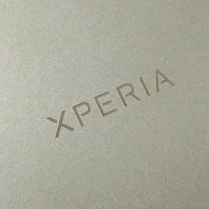 Sony Mobile、ソフトバンク向けの「Xperia Z4」とKDDI向けの「Xperia XZs」にソフトウェアアップデートの配信を開始