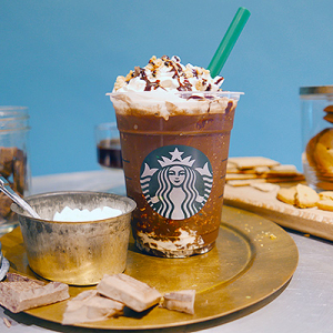 あのスモアがフラペチーノに！スタバの新作マシュマロ入りチョコレートソルベを飲んできた♩