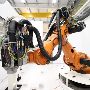 米ボーイングも関与! 航空宇宙分野向けロボットを英大学が開発