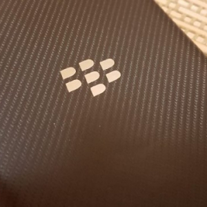 BlackBerry、10月にもフルタッチタイプの新型Androidスマートフォンを発表