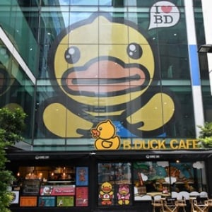 【タイ 最新レポ】 バンコクにあるかわいすぎる「ラバーダック」のカフェに行ってきた