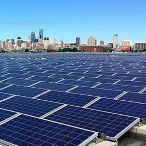ソーラー発電を活用した、世界初のエネルギー自給自足型の屋内農場「Metropolis Farms」
