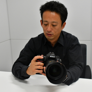 “隙がない万能機”Nikon D850 開発者インタビュー　「設計担当に こんなの出来ません! と言われた」力作