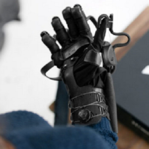VR空間でモノに触ってみたい方必見！リアルな手ざわりを体感できる夢のデバイス「HaptX Glove」が登場