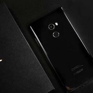 Mi MIX2のPhilippe Starckシグネチャーモデルが3,000台限定で発売