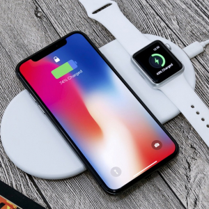 AppleのAirPower風！iPhoneとApple Watchが同時に充電できるワイヤレス充電器「Funxim」