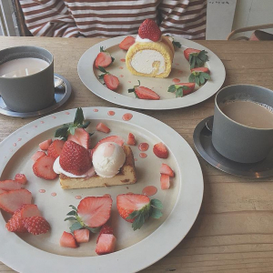 今食べるべき旬のフルーツ♡見た目も味も“キュン”とする、いちごスイーツを見つけるお散歩旅