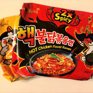 【激辛レビュー】韓国で大人気！　激辛炒め麺『プルダックポックンミョン』を食べてみた