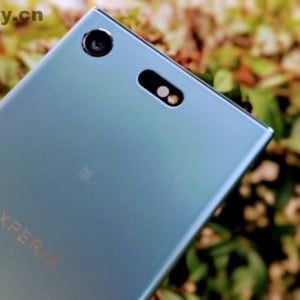 ドコモ版「Xperia XZ1」「Xperia XZ1 Compact」で発生している再起動問題を修正