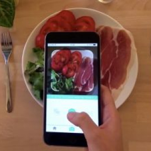 スマホが栄養コーチに? 食事の写真を撮るだけで栄養やカロリーを教えてくれるアプリ「Foodvisor」