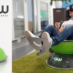 VRの世界に連動して上下左右に動くシュミレーター「Yaw VR」はポータブル