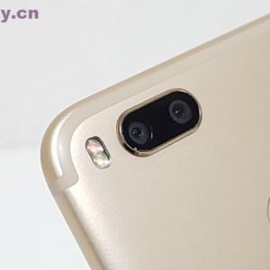 Redmi 5 PlusをAndroid One化するMi A1の移植ROMがリリース