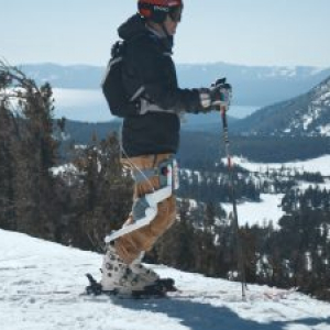 より長く、楽に滑れる!? スキー用外骨格システム「Ski Exoskeleton」予約開始!