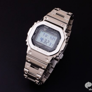 カシオ『G-SHOCK GMW-B5000』こ、これは初号機のフルメタルバージョンじゃないか！ 歴史と伝統を受け継ぐ新たなる”G”爆誕！