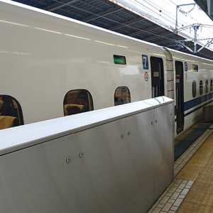 東海道新幹線殺傷事件発生によりクローズアップ　シートの座面は簡単に外せて護身に有効　