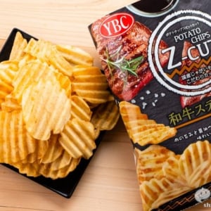 『ポテトチップスZ-CUT 和牛ステーキ味』国産じゃがいもの旨みを引き立てる新形状「Z型」カットとは!?