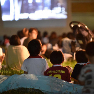 この夏は思い出に残る映画×アウトドア体験を♡話題の「ねぶくろシネマ」がついに北海道に上陸！