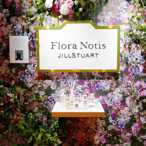 ジルスチュアートの新ライフスタイルブランド「Flora Notis」のアイテム紹介！異なる香りの重ねづけも楽しめます♡