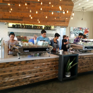 日本で店舗拡大中！カリフォルニアのビーチシティで生まれたコーヒーショップ