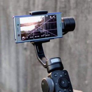 Zhiyun Smooth 4に見るスマホ用スタビライザーの近い将来