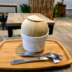 【台湾】台北のデザートカフェ「滿哥甜品坊」でココナッツ丸ごとスイーツ！