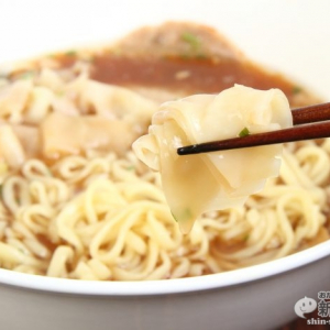 平打ち麺を醤油クリアスープで味わう白河ラーメンの本家監修『とら食堂　ワンタン麺』がドロドロに辟易したラーメンファンを救う！