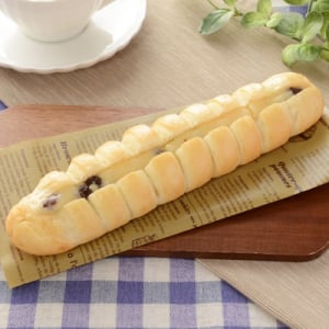 ソフトな食感♪ローソン「ちぎれるラムレーズンクリームフランスパン」全国で新発売！