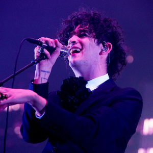 The 1975、アリアナ・グランデの「サンキュー、ネクスト」をカヴァー　アリアナ本人も絵文字で反応