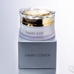 “塗るボトックス”と話題を集める蛇毒成分配合の『フェアリーカバー　Fairy Cover』