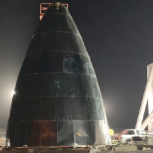 イーロン・マスク、SpaceXの大型ロケット「BFR」の先端部分をチラ見せ！