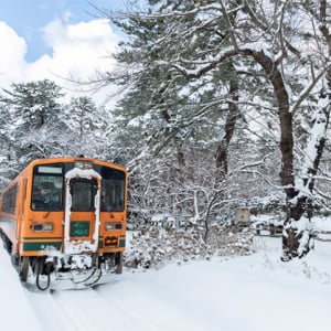 【青森】スルメを焼きながら乗車!?ノスタルジックなストーブ列車の旅へ