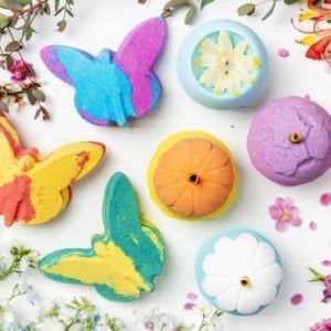 優雅なバスタイムをプレゼント♡フラワー＆蝶々モチーフのLUSH「マザーズデイコレクション」が華やか♩