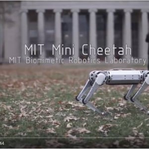 MITの『ミニ・チーター（Mini Cheetah）』が“4足歩行”ロボットとして初めてバク宙に成功