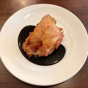 【京都】衝撃的すぎるビジュアルで話題のチキンライスを食べてみた