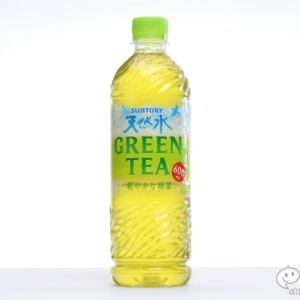 ミネラルウオーター寄りの緑茶という新ジャンル『サントリー天然水 GREEN TEA』はぐびぐび流し込める新感覚がいい！