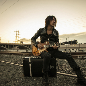 GLAY TAKUROが羽田LDH kitchenに登場、ソロ企画「Journey without a map」