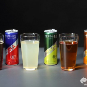 エナドリじゃないレッドブルを飲みくらべ 『ORGANICS by Red Bull（オーガニックス・バイ・レッドブル）シンプリーコーラ/ビターレモン/ジンジャーエール』！