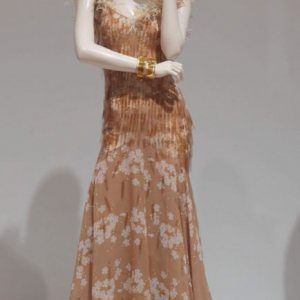 ハナエモリ創立者「森英恵」のコレクション展、出身地・島根県で開催　スーツ＆ドレスを展示